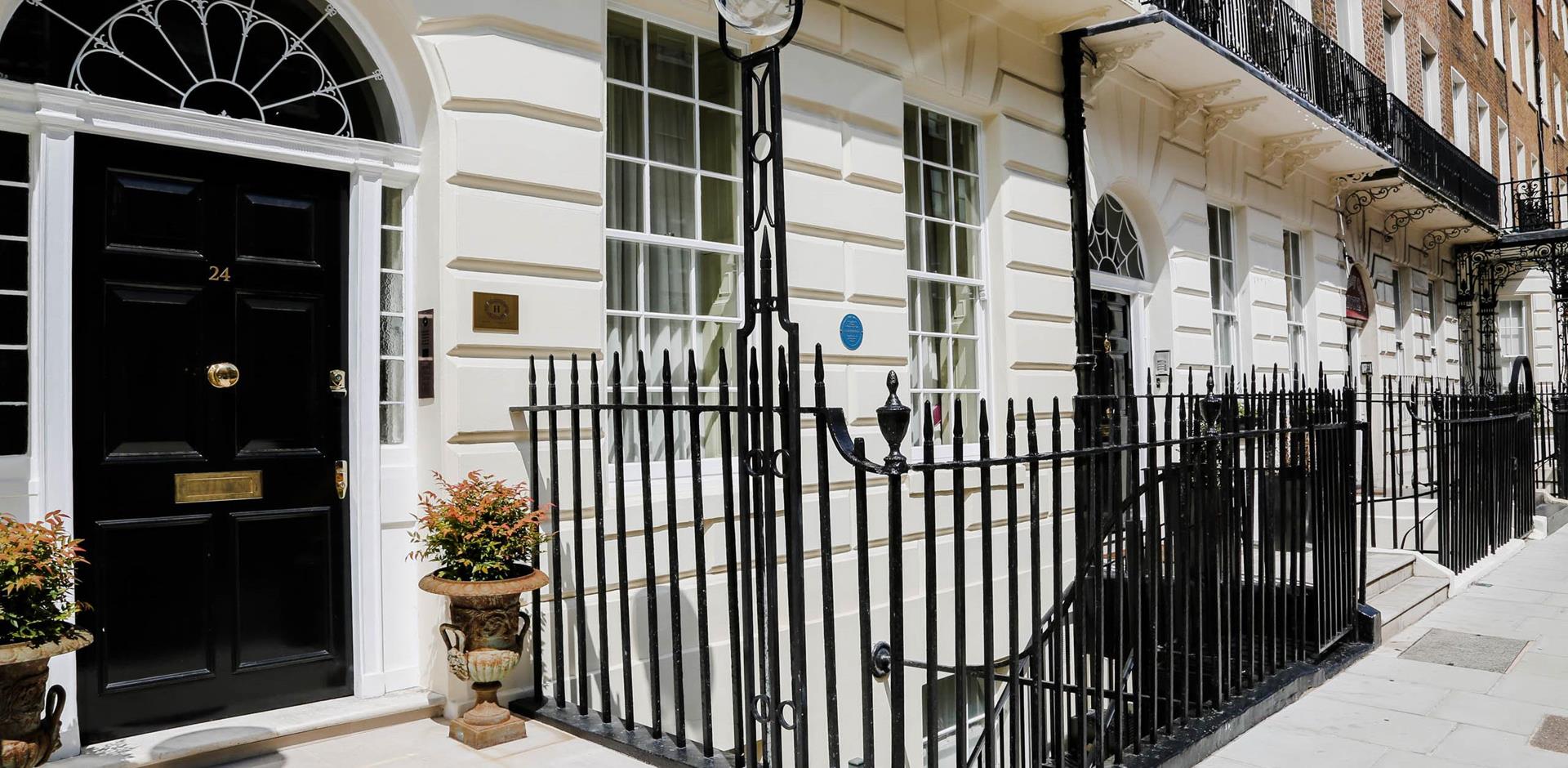 Exterior, Henry’s Townhouse, London, England